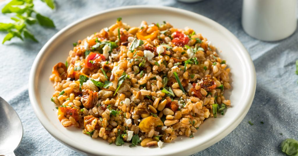 La salade d’épeautre, alternative savoureuse au blé : notre recette de saison La salade d’épeautre, alternative savoureuse au blé : notre recette de saison