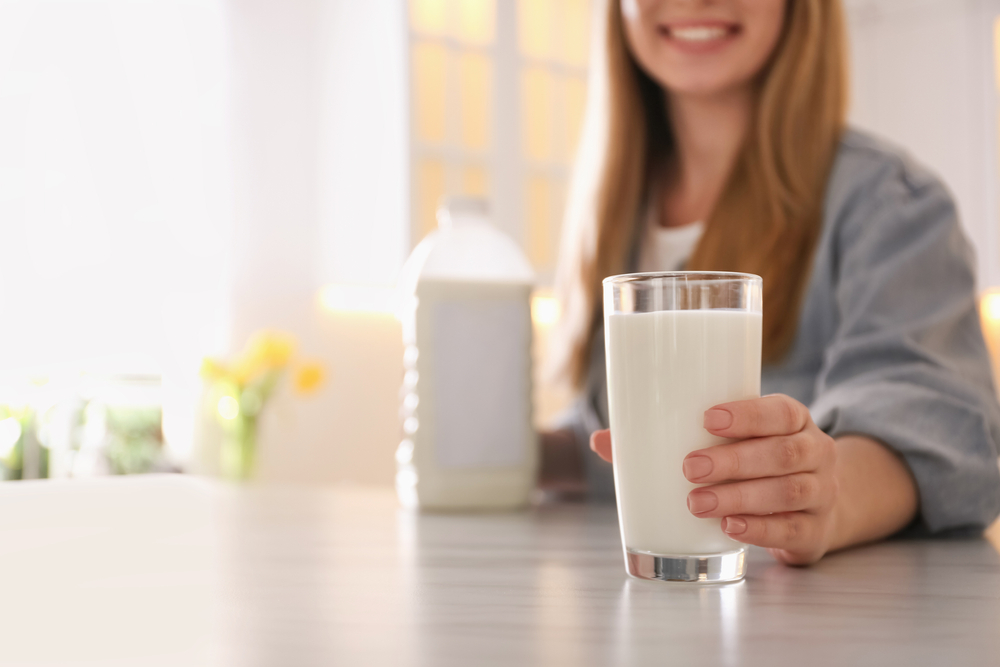 Boire du lait contre l'haleine à l'ail