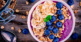 Des smoothies bowls vitaminés pour bien commencer les journées d’été